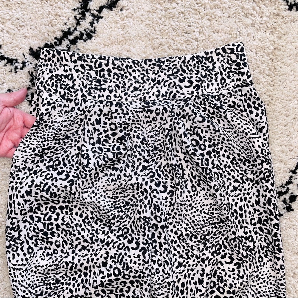 4 Sienna High Waist B&W Leopard Joggers - Picture 4 of 12